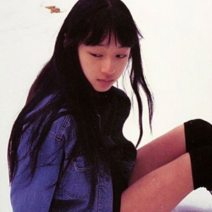 女人扒开腿让男人操
